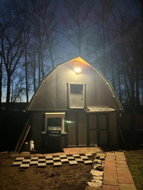 2-story 1-bedroom Barn